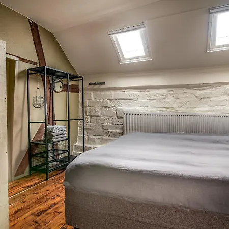 Farm stay Vakwerkloft *