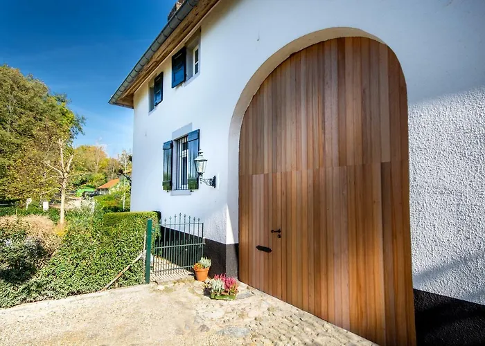 Vakwerkloft Farm stay *